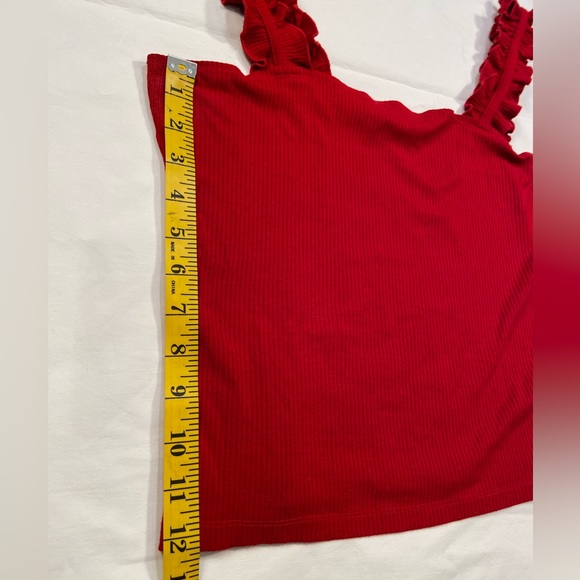 Intermix Red shirt ruffle straps, ribbed knit, size‎ medium - Picture 6 of 10